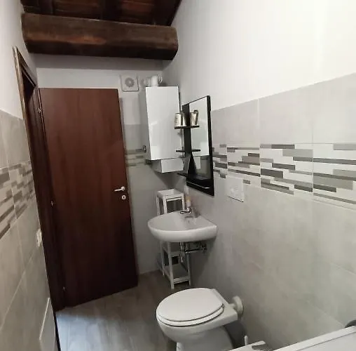 Дом отдыха Casetta Tipica In Borgo, Indipendente, Ristrutturata Л'Акуила