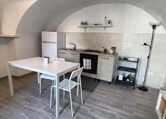 Дом отдыха Casetta Tipica In Borgo, Indipendente, Ristrutturata Л'Акуила